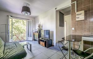 Beautiful Apartment In Montreuil