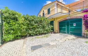 Stunning Apartment In Bonassola