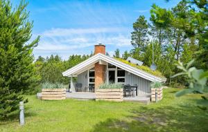 Gorgeous Home In Blokhus With Wifi