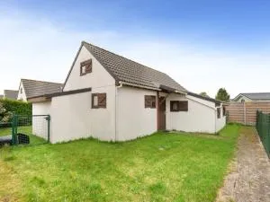 Nice holiday home by the sea - Harendijk