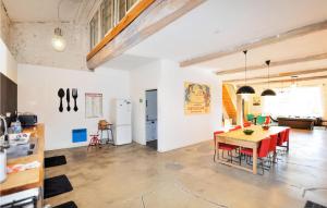 Maisons de vacances Lovely Home In Pech-Luna With Wifi : photos des chambres