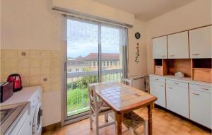 Nice Apartment In Cosne-Cours-Sur-Loire