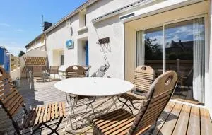 Stunning Home In Pirou With Kitchen - Pirou