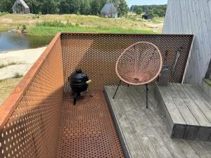 Jaukūs ART stiliaus apartamentai antrame aukšte su vaizdu į marias