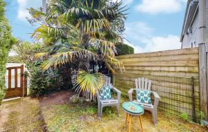 Maisons de vacances Stunning Home In Saint-Georges-De-Didon : photos des chambres