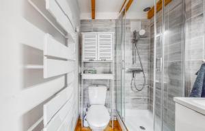 Maisons de vacances Stunning Home In Saint-Georges-De-Didon : photos des chambres