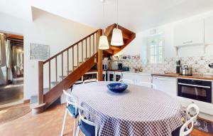 Maisons de vacances Lovely Home In Salignac-Eyvigues : photos des chambres