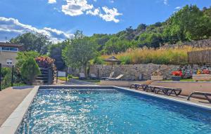 Cozy Apartment In Vallon Pont Darc