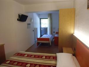Familienzimmer mit Bergblick