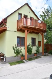 Zöldalma Apartmanház