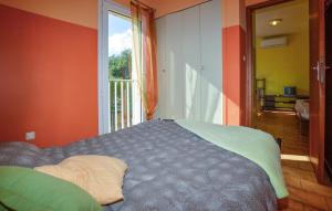 Appartements 1 Bedroom Nice Apartment In Monticello : photos des chambres