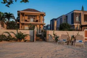 The Compound - Villa 3 - Léonbourg