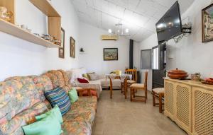Lovely Home In Canillas De Albaidas