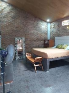 Quaint Cabin Walk to Batur Lake