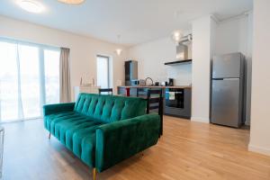 Lagoon Park Apartments with Beach View