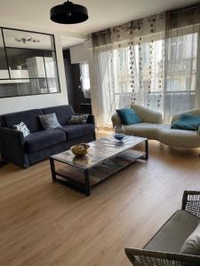 Appartements Appart spacieux 6 pers proche centre ville et gare Laval - Parking prive securise : photos des chambres
