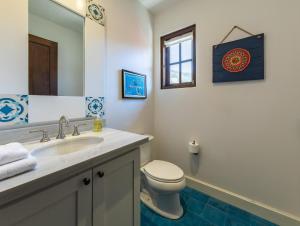 Plaza Mercado 24 At Las Catalinas