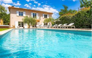 Maisons de vacances Nice Home In Le Tignet With Wifi : photos des chambres