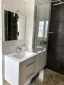 Maisons de vacances Villa Emery 555 : photos des chambres