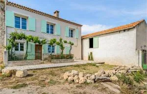 3 Bedroom Gorgeous Home In Mouriès - Мур'є