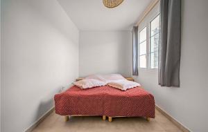 Maisons de vacances 3 Bedroom Gorgeous Home In Mouries : photos des chambres