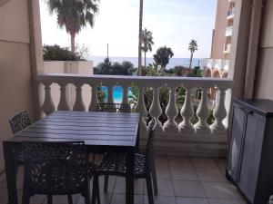 Apartment with Sea View room in Cannes design vue mer