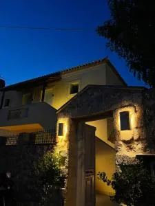 Vivi's Apartments - Panayías