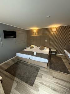 Hotel - Pansion Kod Ruže - Strossmayer No 1 - breakfast included