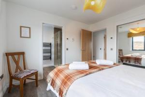 Luxury Isle of Lewis Retreat with Sea Loch Views