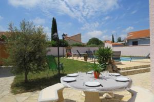 Villas Villa familiale piscine privee 6 personnes Proche plage 6PC7 : photos des chambres