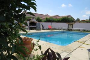 Villas Villa familiale piscine privee 6 personnes Proche plage 6PC7 : photos des chambres