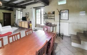 Maisons de vacances Pet Friendly Home In Marsac Sur Don : photos des chambres