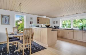 Awesome Home In Kalundborg With Wifi