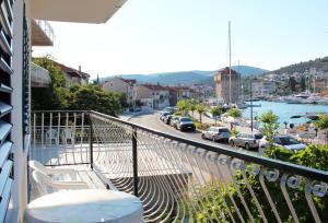 Waterfront Seaview Apartment Maria