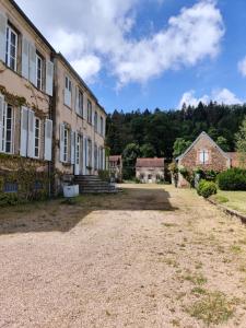 Maisons de vacances Loue belle demeure dans une grande propriete - 16 couchages, 8 chambres, 320 m2 - 30 min de Vichy : photos des chambres