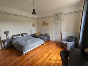 Maisons de vacances Loue belle demeure dans une grande propriete - 16 couchages, 8 chambres, 320 m2 - 30 min de Vichy : photos des chambres