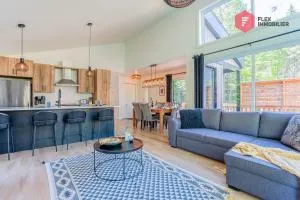 Le Grand Pic de Portneuf - 65" TV, Sonos, SPA, Pool, Fireplace, Billiards - Deschambault