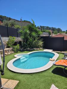 Sejours chez l'habitant Loue chalet de 11m2 : Chambre Double avec Salle de Bains Commune