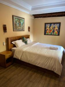 Ananda House