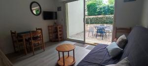 Appartements Appartement 2 pieces de plein pied au coeur du village a deux pas de la plage avec exterieur et parking prive : photos des chambres