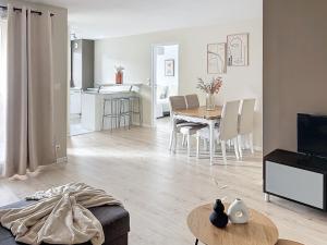 Le Horance Balcon et parking - 3hvězdičkové hotely ve městě Margny-lès-Compiègne