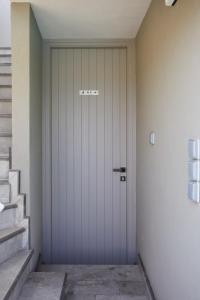 Poolside at Vrontados