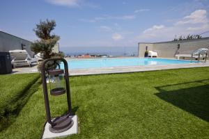 Poolside at Vrontados