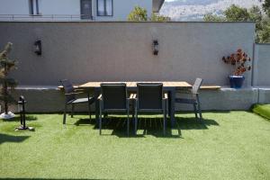 Poolside at Vrontados