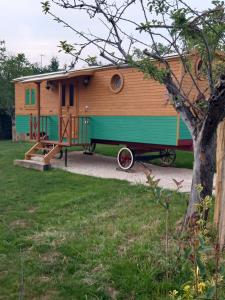Maisons de vacances Les roulottes de Josephine : photos des chambres