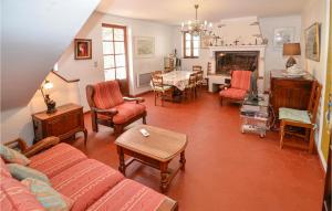 Lovely Home In La Garde With Kitchen