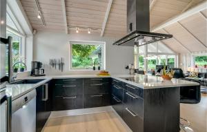 Lovely Home In Hobro With Wifi