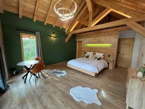 Lodges Les Chalets de Chanteloube chalets insolites & spa : photos des chambres
