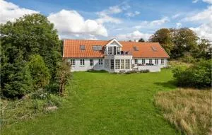 Lovely Home In Aabybro With Kitchen - Store Restrup
