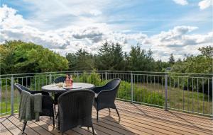 Lovely Home In Aabybro With Kitchen